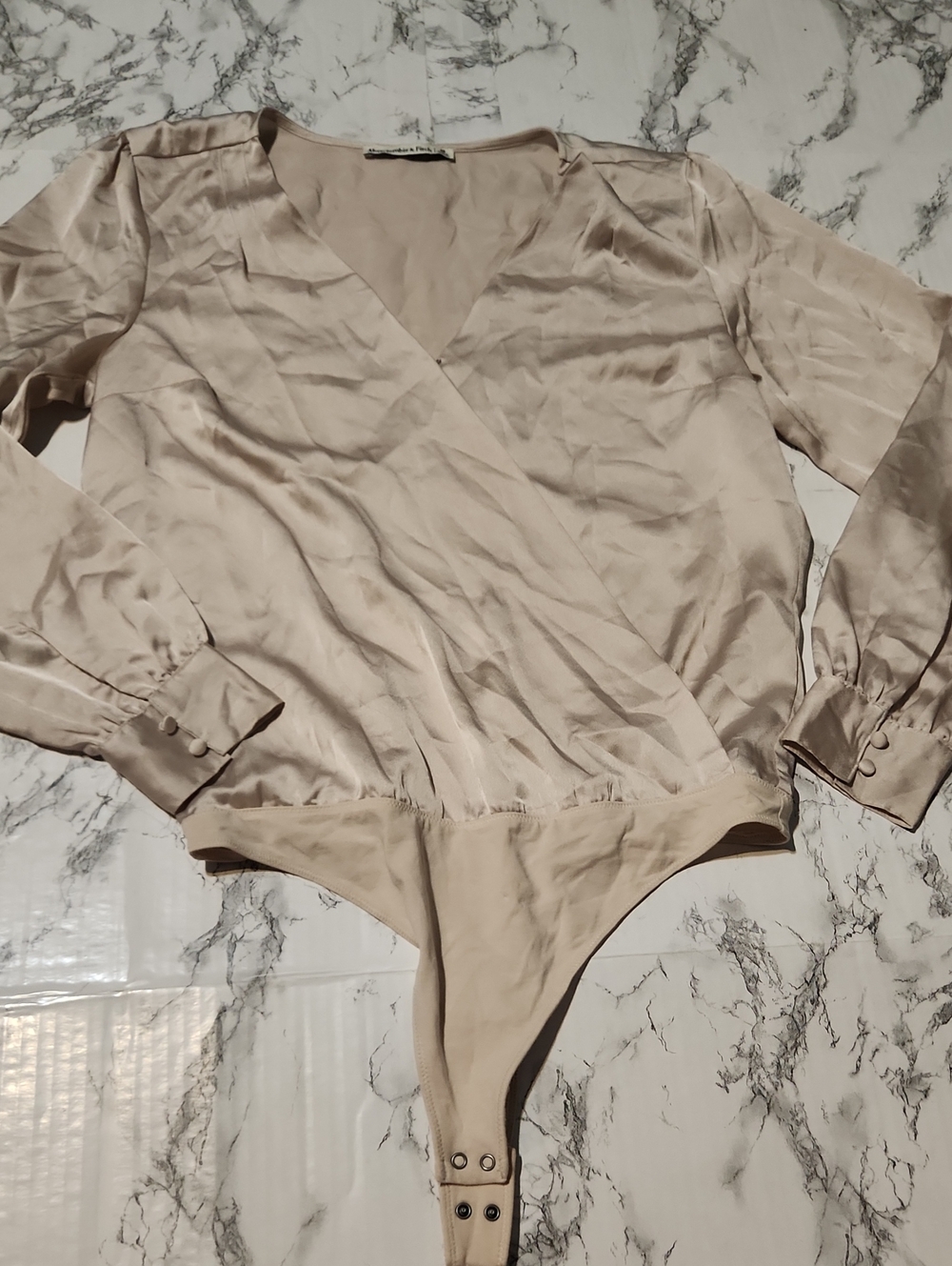 💘 Abercrombie Women's Cream Satin Wrap Bodysuit